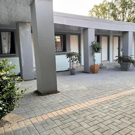 Blue Lantern Bed And Breakfast Kempton Park Exterior foto