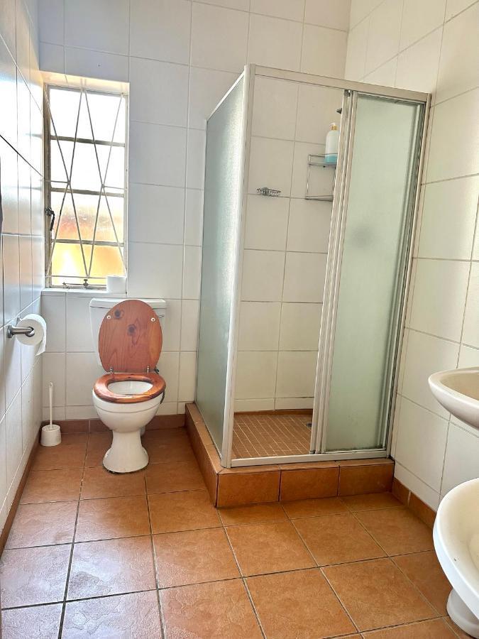 Blue Lantern Bed And Breakfast Kempton Park Exterior foto