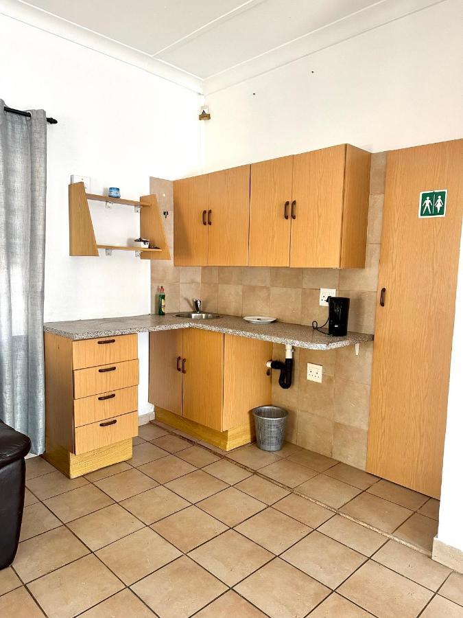 Blue Lantern Bed And Breakfast Kempton Park Exterior foto